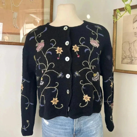 Vintage Black Floral Embroidered Cardigan Sweater size XL - Picture 1 of 5